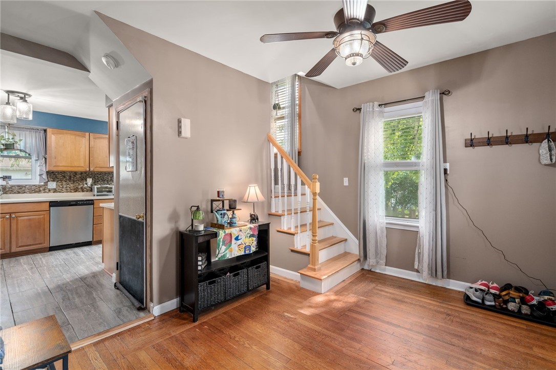 16 Allard Street Warwick, RI 02889 - Photo 13 of 41