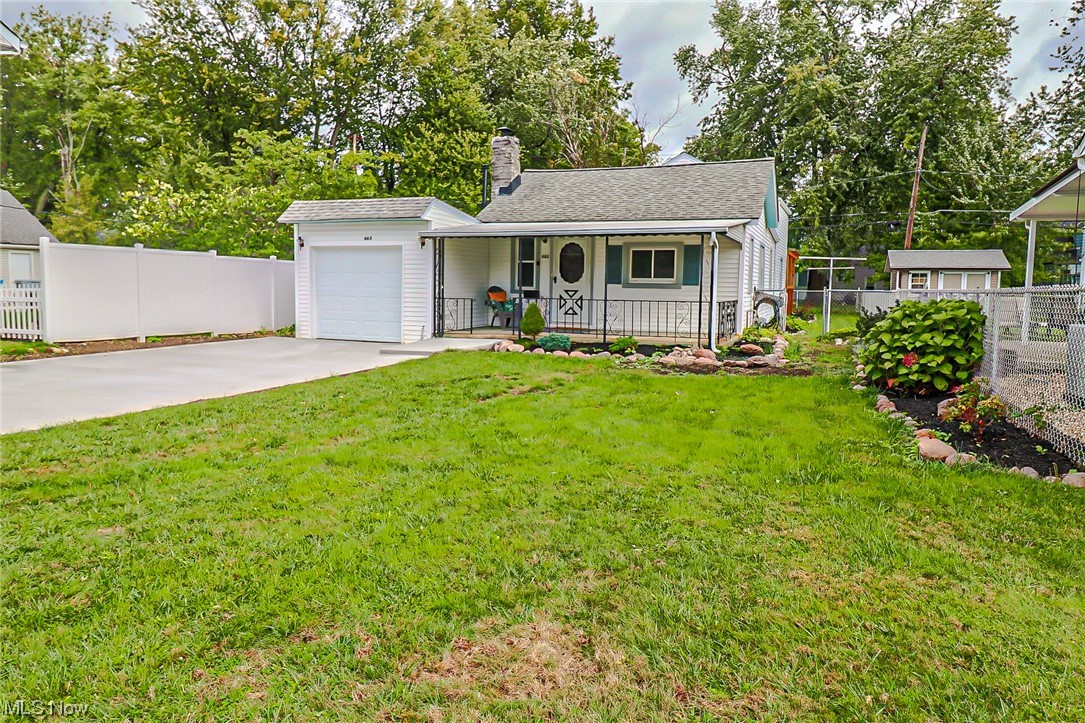 663 Mannering Road Eastlake, OH 44095 - Photo 31 of 33 Nicely landscaped