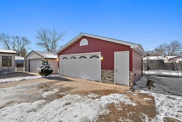 $350,000 | 9830 6th Street Northeast, Blaine, MN 55434