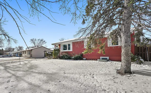 $350,000 | 9830 6th Street Northeast, Blaine, MN 55434