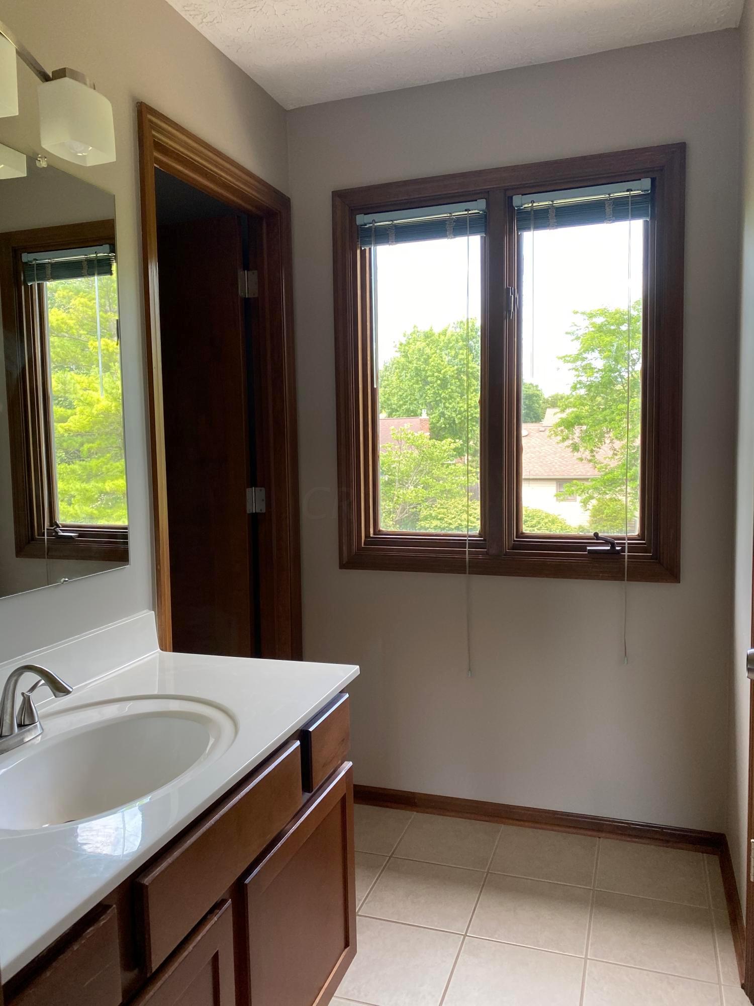2134 Stancrest Road Dublin, OH 43016 - Photo 28 of 41 Gallery Image 28