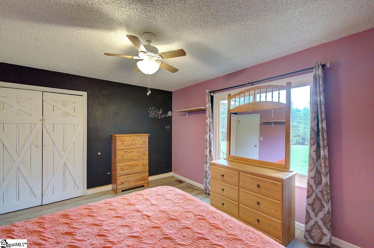 503 Edgewater Road Woodruff, SC 29388 - Photo 17 of 34