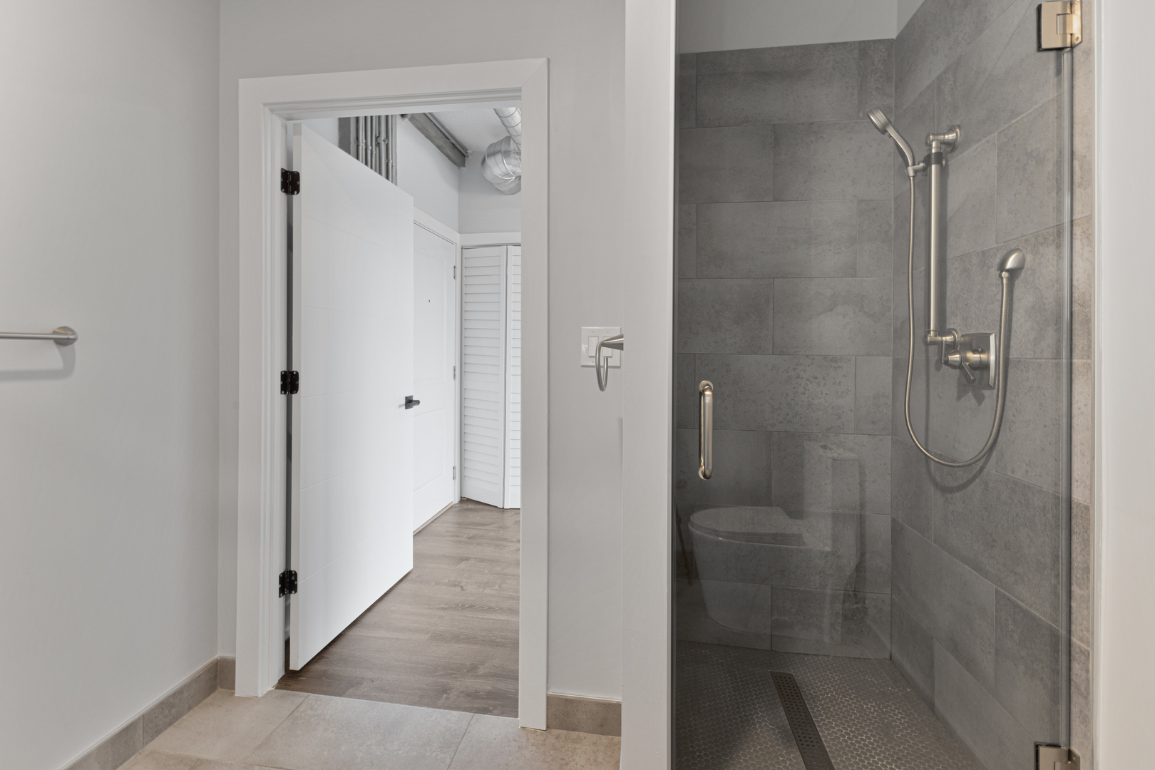 7645 North Sheridan Road, Unit 406 Chicago, IL 60626 - Photo 8 of 14