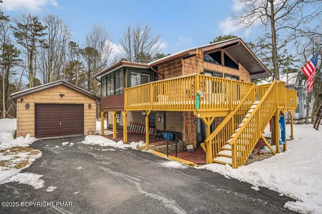 $274,900 | 400 Clearview Drive, Long Pond, PA 18334