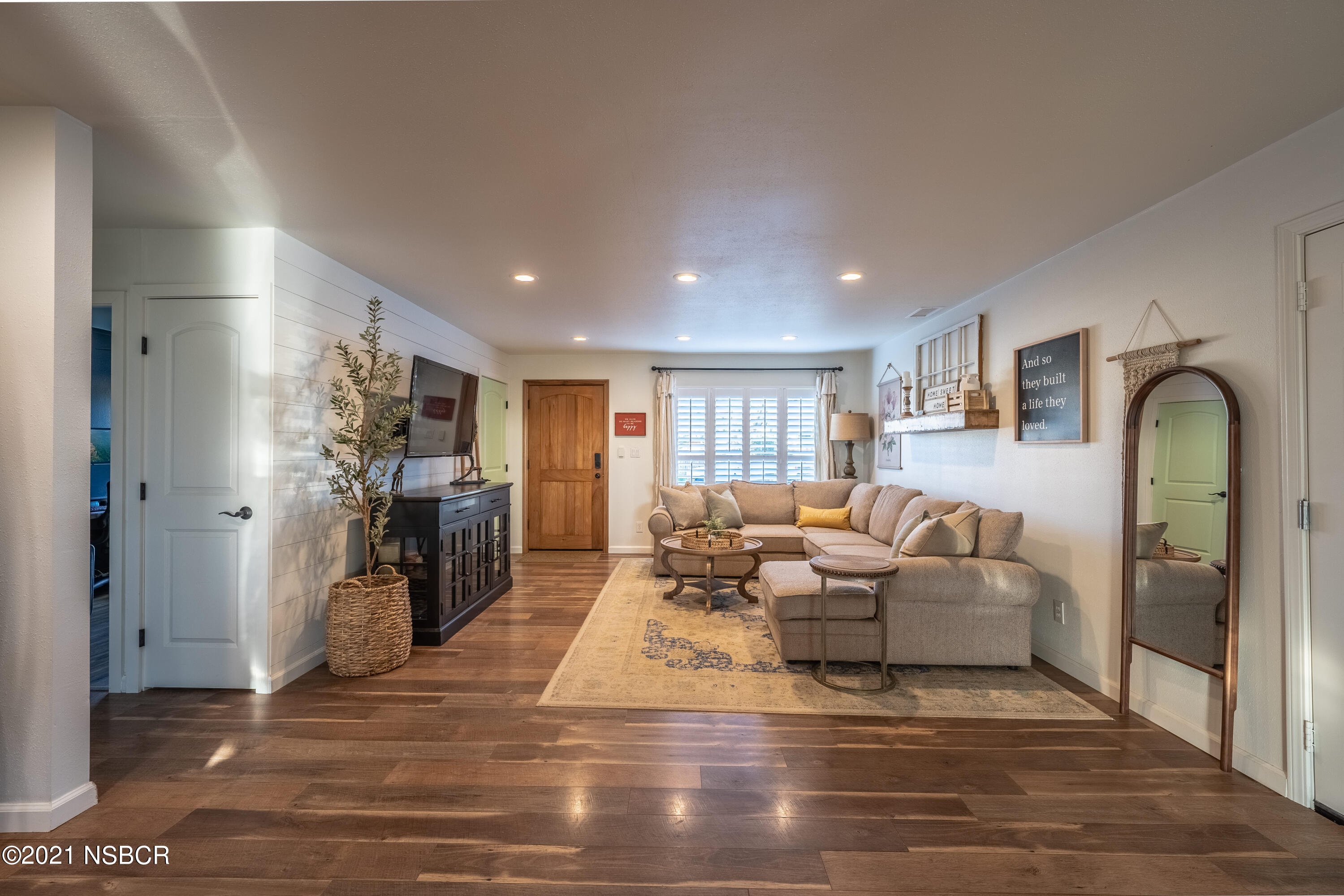 558 Sunbeam Road Lompoc, CA 93436 - Photo 5 of 24 40134453-F7EE-4890-A3F2-E953868F63E2
