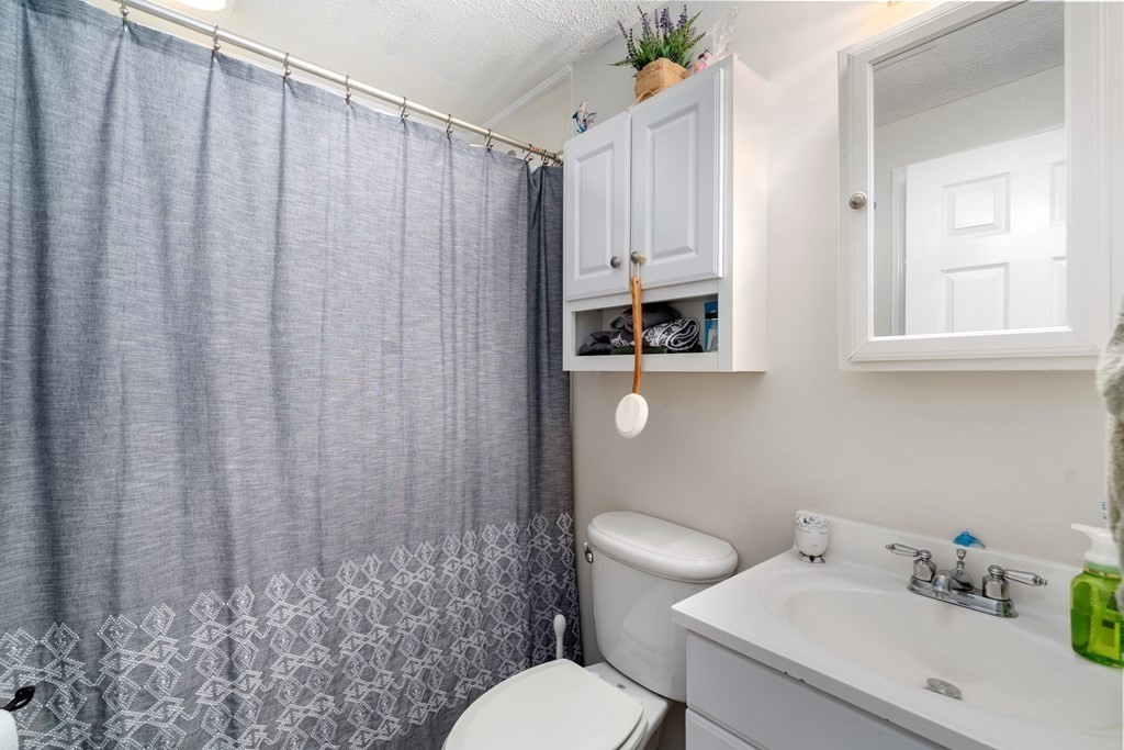 16 Peach Orchard Road Burlington, MA 01803 - Photo 12 of 22 Gallery Image 12