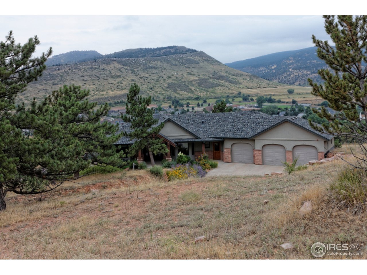 Pastoral Location With Privacy and Views