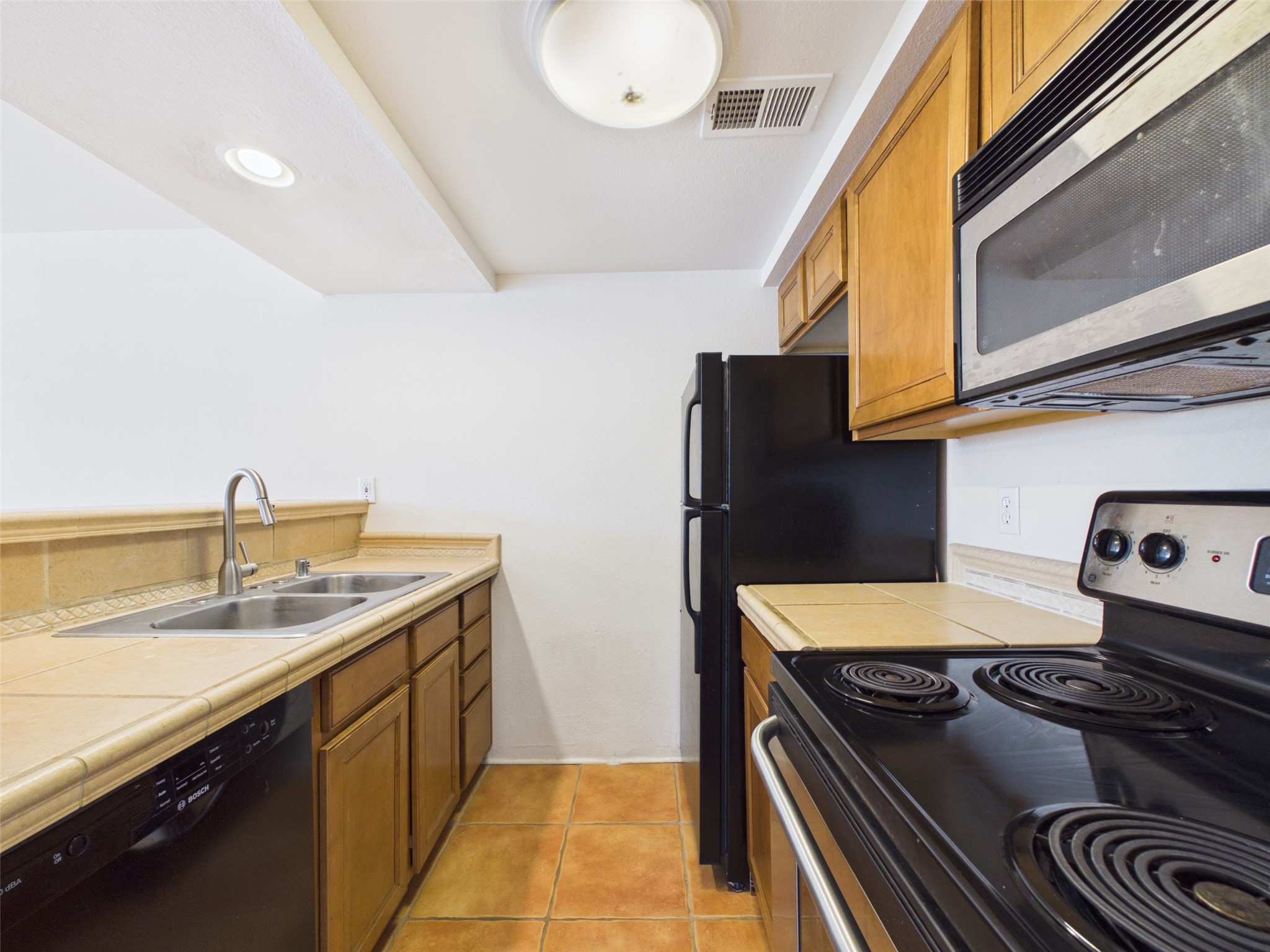 2210 Miguel Chavez Road, Unit 111 Santa Fe, NM 87505 - Photo 10 of 17