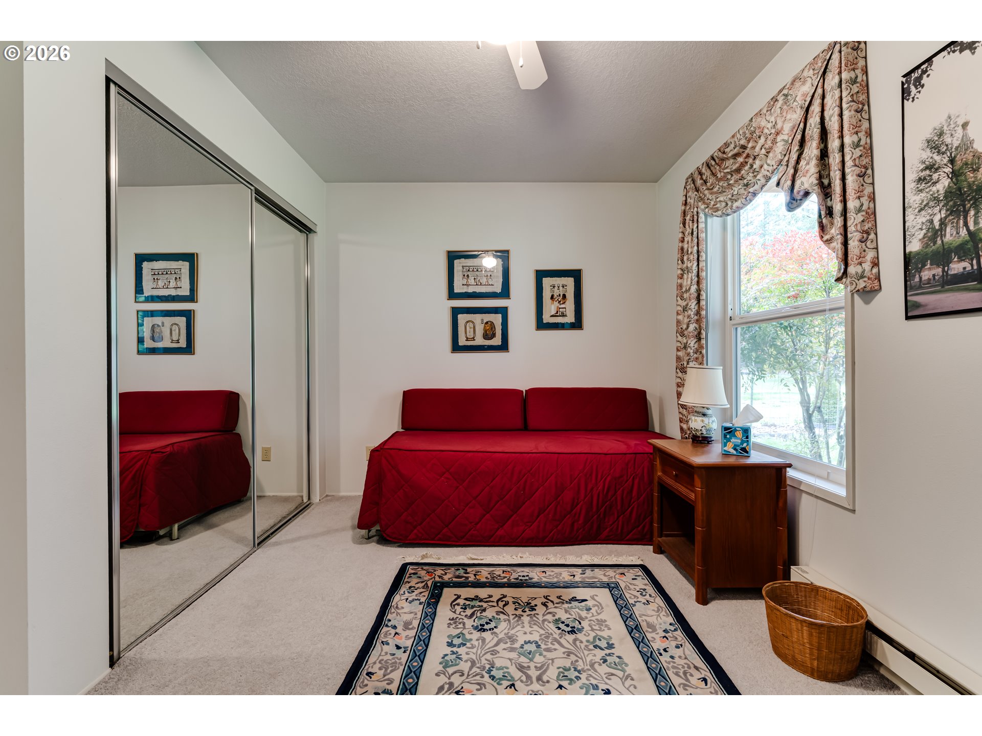 87919 Huston Road Veneta, OR 97487 - Photo 12 of 32 a living room with furniture and a rug