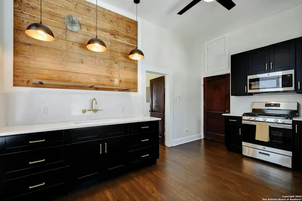 $1,175 | 423 West Woodlawn Avenue, Unit 2, San Antonio, TX 78212