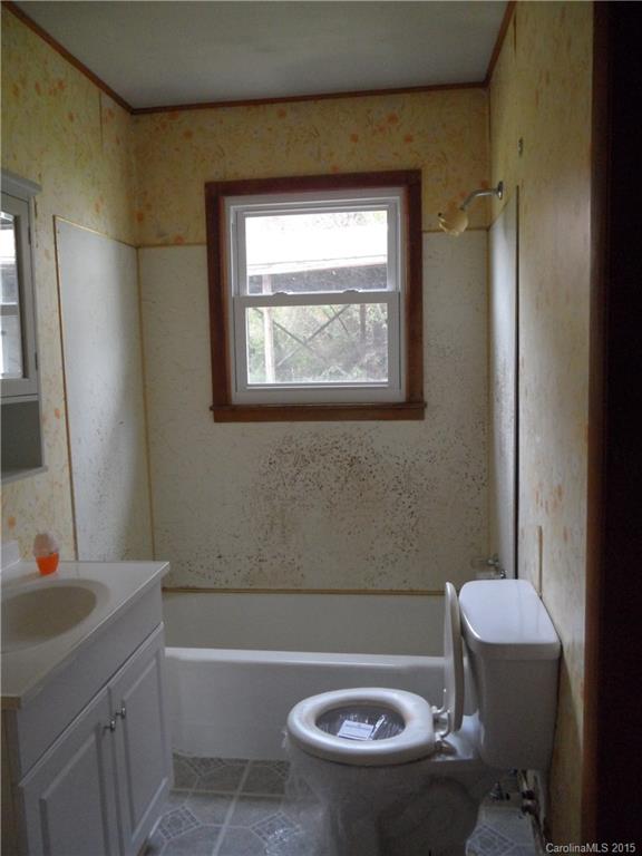 686 Mauney Cove Road Waynesville, NC 28786 - Photo 11 of 13 Gallery Image 11