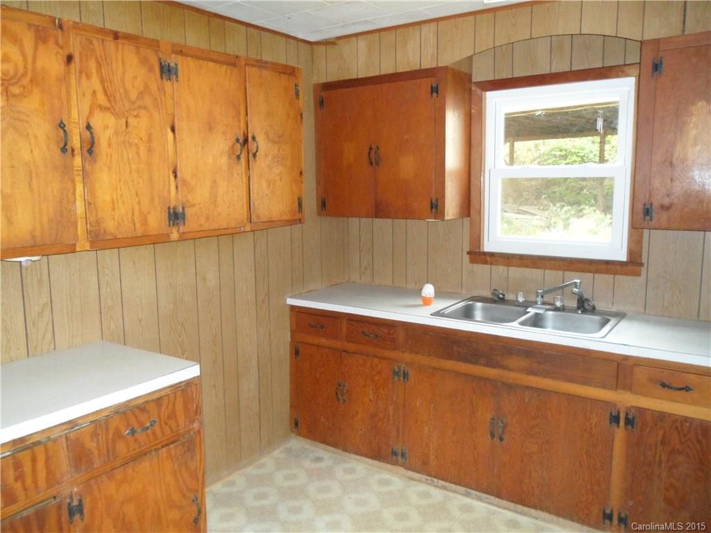 686 Mauney Cove Road Waynesville, NC 28786 - Photo 5 of 13 Gallery Image 5