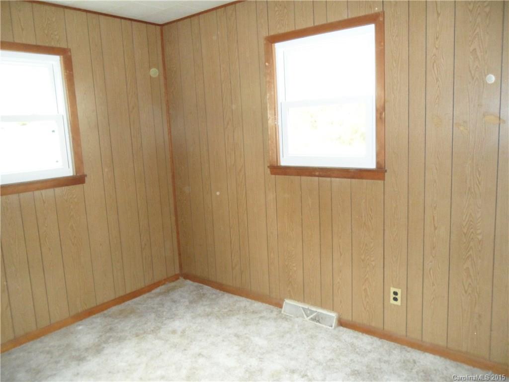 686 Mauney Cove Road Waynesville, NC 28786 - Photo 7 of 13 Gallery Image 7