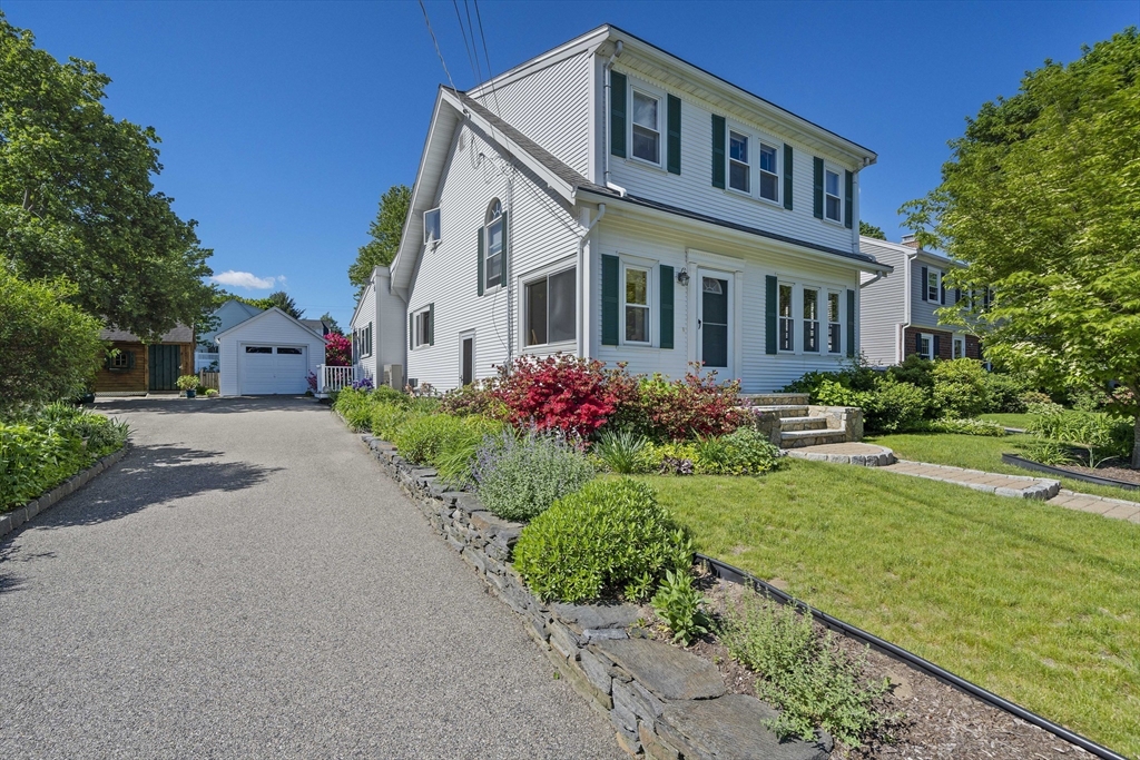 10 Waldron Road Braintree, MA 02184 - Photo 5 of 41