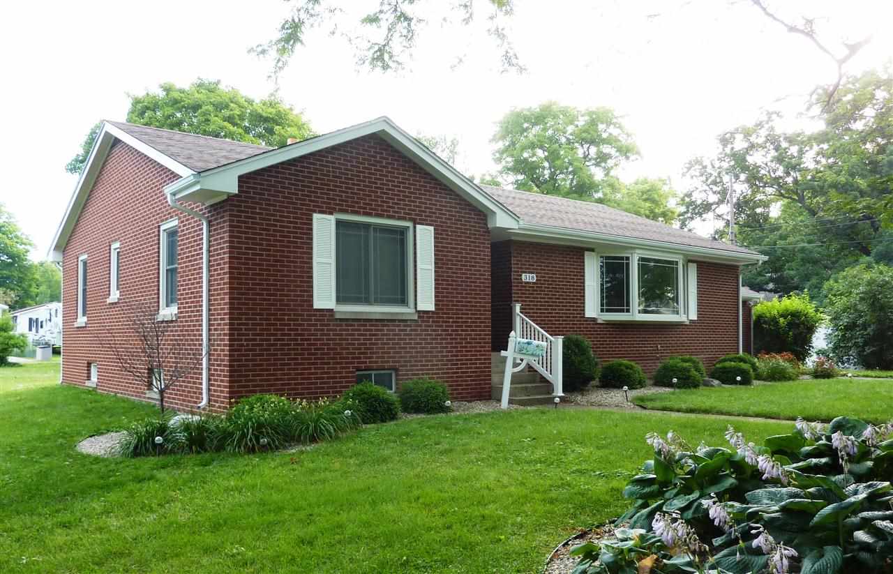 318 West 12th Street Rochester, IN 46975 - Photo 1 of 14