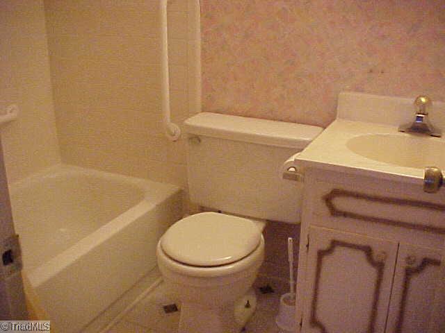 5747 Bramblegate Road, Unit G Greensboro, NC 27409 - Photo 12 of 14 Other Bath.
