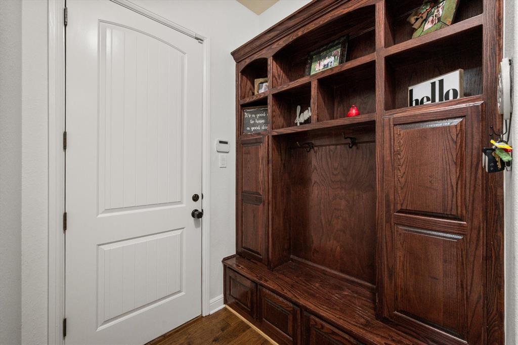3840 Angela Court Midlothian, TX 76065 - Photo 23 of 40 a view of walk in closet