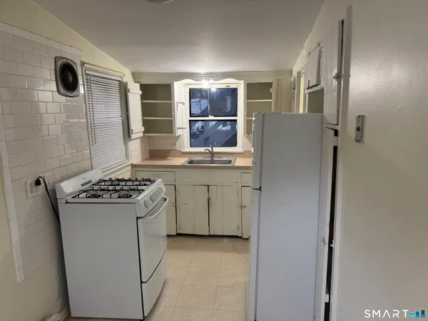 $1,150 | 53 Glenwood Avenue, Unit 3, Norwalk, CT 06854