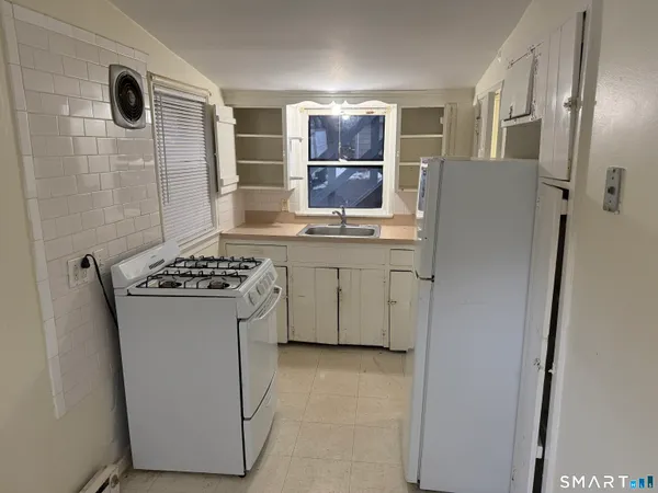 $1,150 | 53 Glenwood Avenue, Unit 3, Norwalk, CT 06854