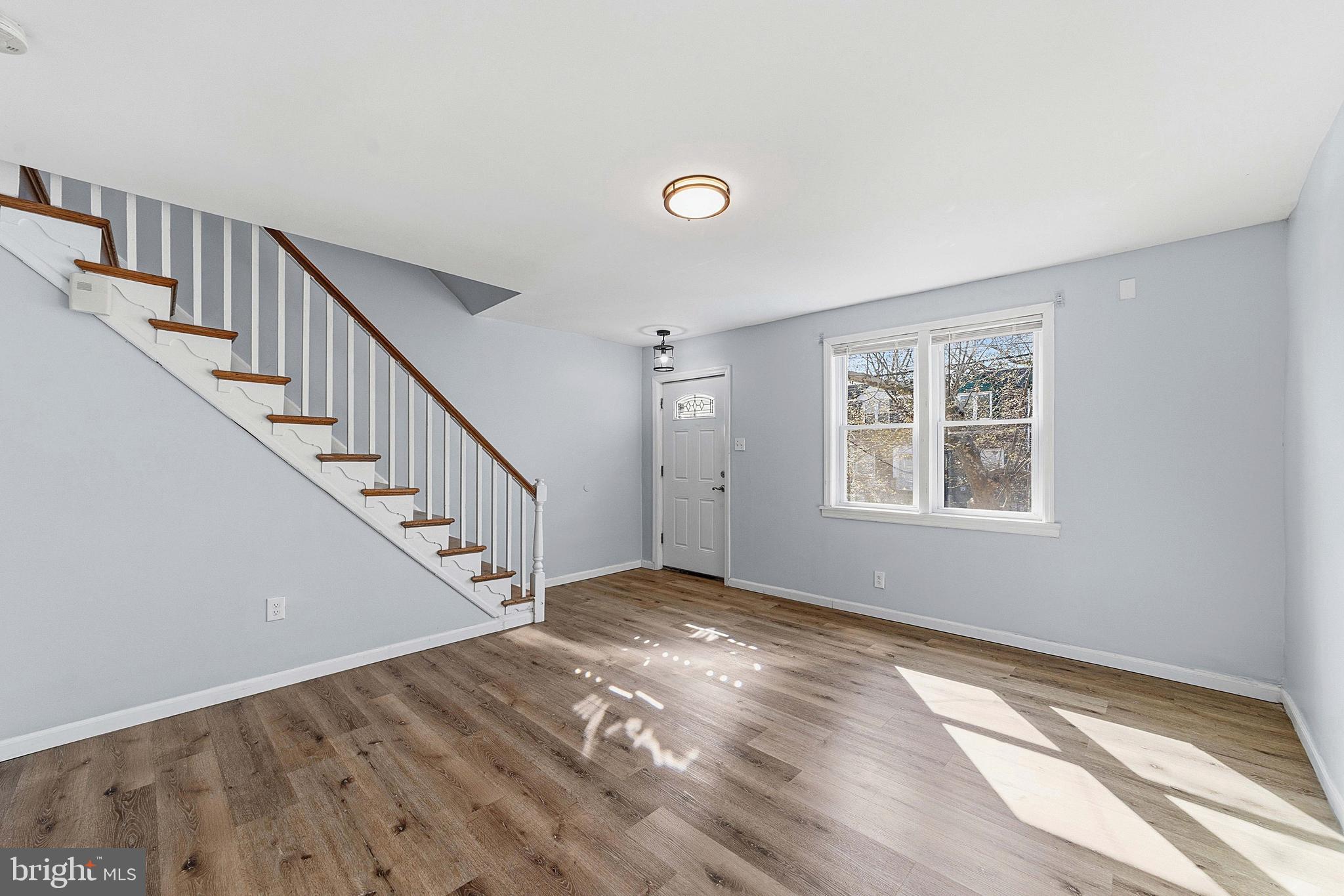 1063 South Merrimac Road Camden, NJ 08104 - Photo 8 of 19 Living Room