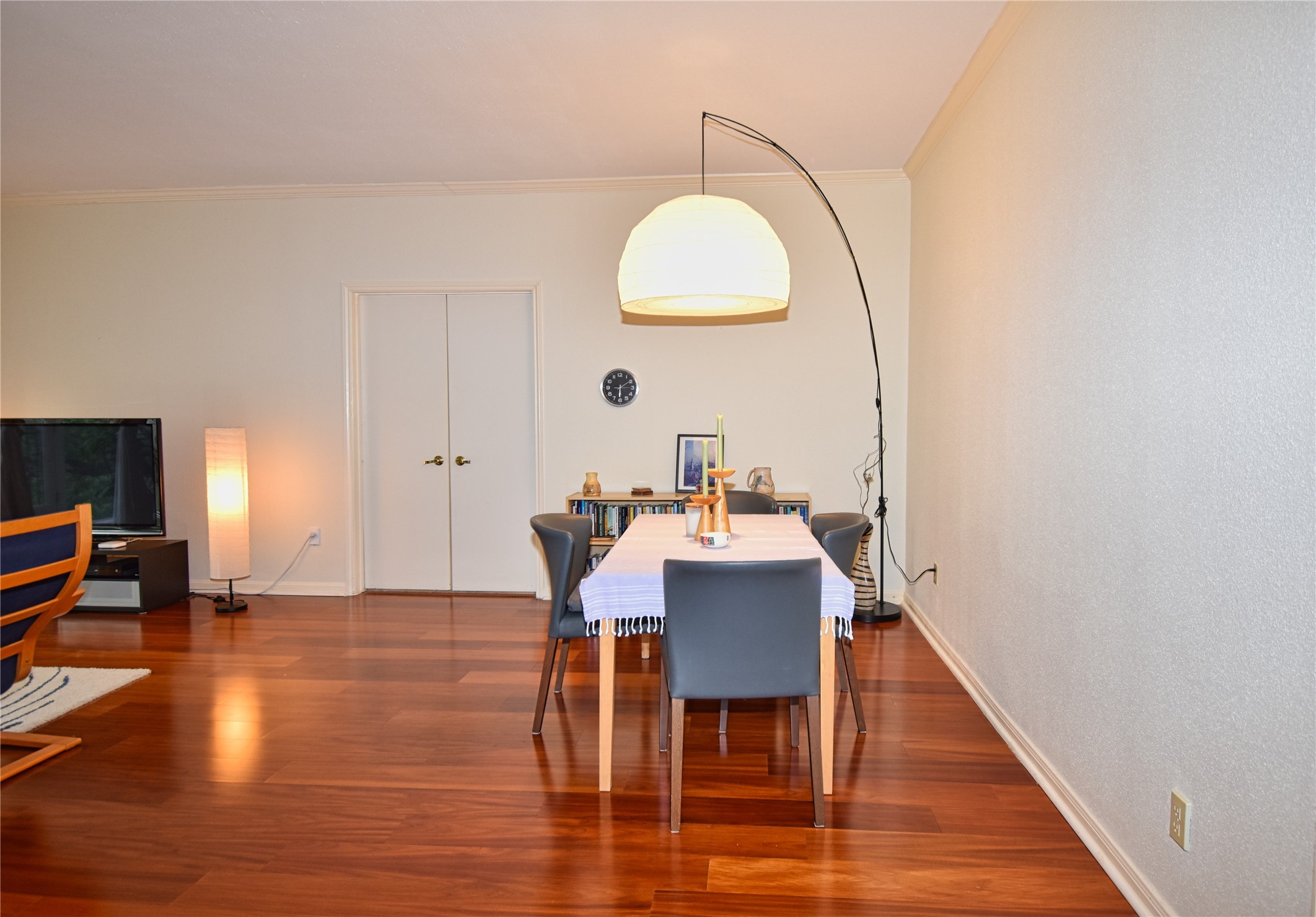 2425 Underwood Street, Unit 346 Houston, TX 77030 - Photo 7 of 30 a view of a dining room with furniture and wooden floor