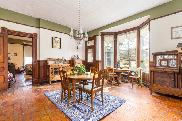 3261 South Daysville Road Oregon, IL 61061 - Photo 72 of 72 a living room with furniture and a large window