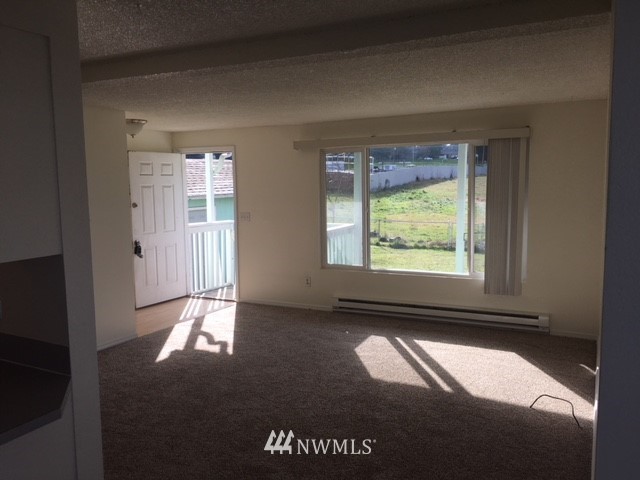 3212 16th Street, Unit B Everett, WA 98201 - Photo 2 of 7