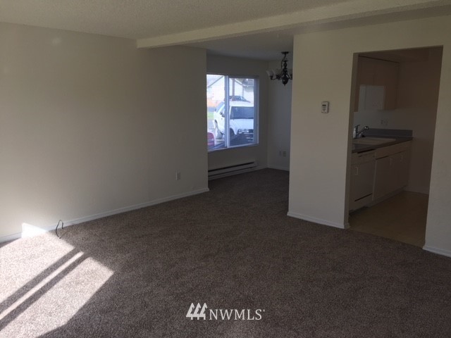3212 16th Street, Unit B Everett, WA 98201 - Photo 3 of 7