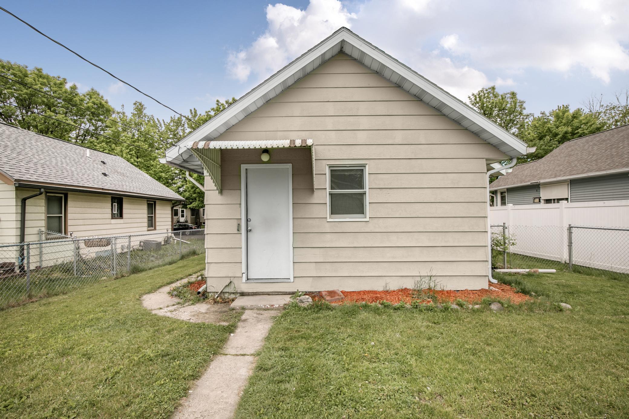 524 2nd Street Southeast St. Cloud, MN 56304 - Photo 3 of 22