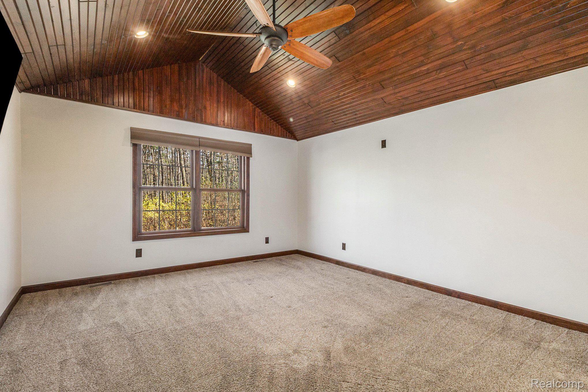 12558 Clyde Road Fenton, MI 48430 - Photo 11 of 24 Gallery Image 11