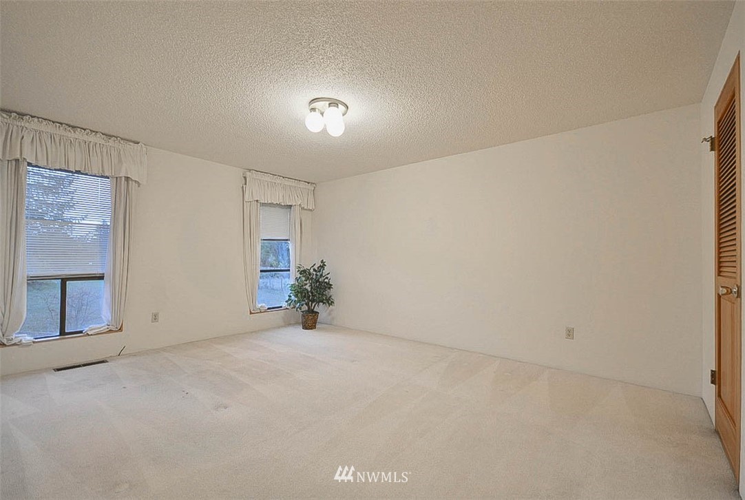 12150 Vail Road Southeast Yelm, WA 98597 - Photo 17 of 40 Gallery Image 17