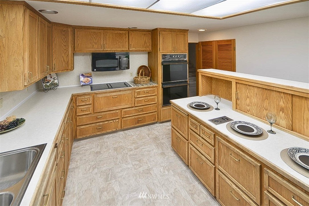 12150 Vail Road Southeast Yelm, WA 98597 - Photo 10 of 40 Gallery Image 10