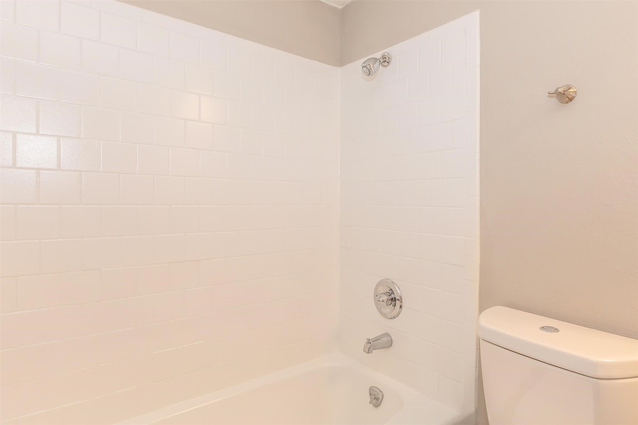 1212 Hampshire Lane, Unit 1322 Richardson, TX 75080 - Photo 29 of 50 a bathroom with a shower and a toilet