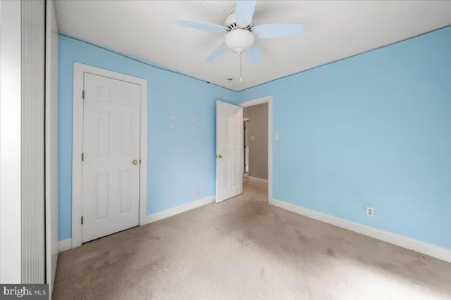 a view of a storage & utility room with washer and dryer