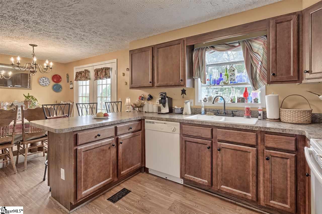 476 Rices Creek Road Liberty, SC 29657 - Photo 8 of 35