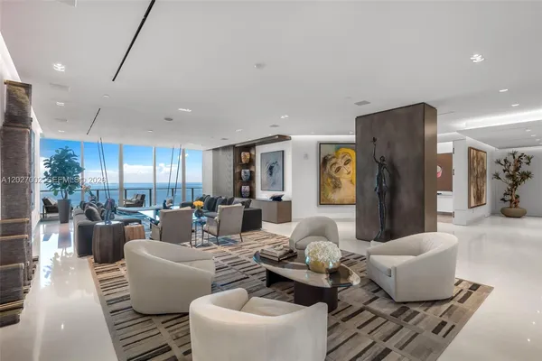 $18,500,000 | 350 Ocean Drive, Unit LPH2N, Key Biscayne, FL 33149