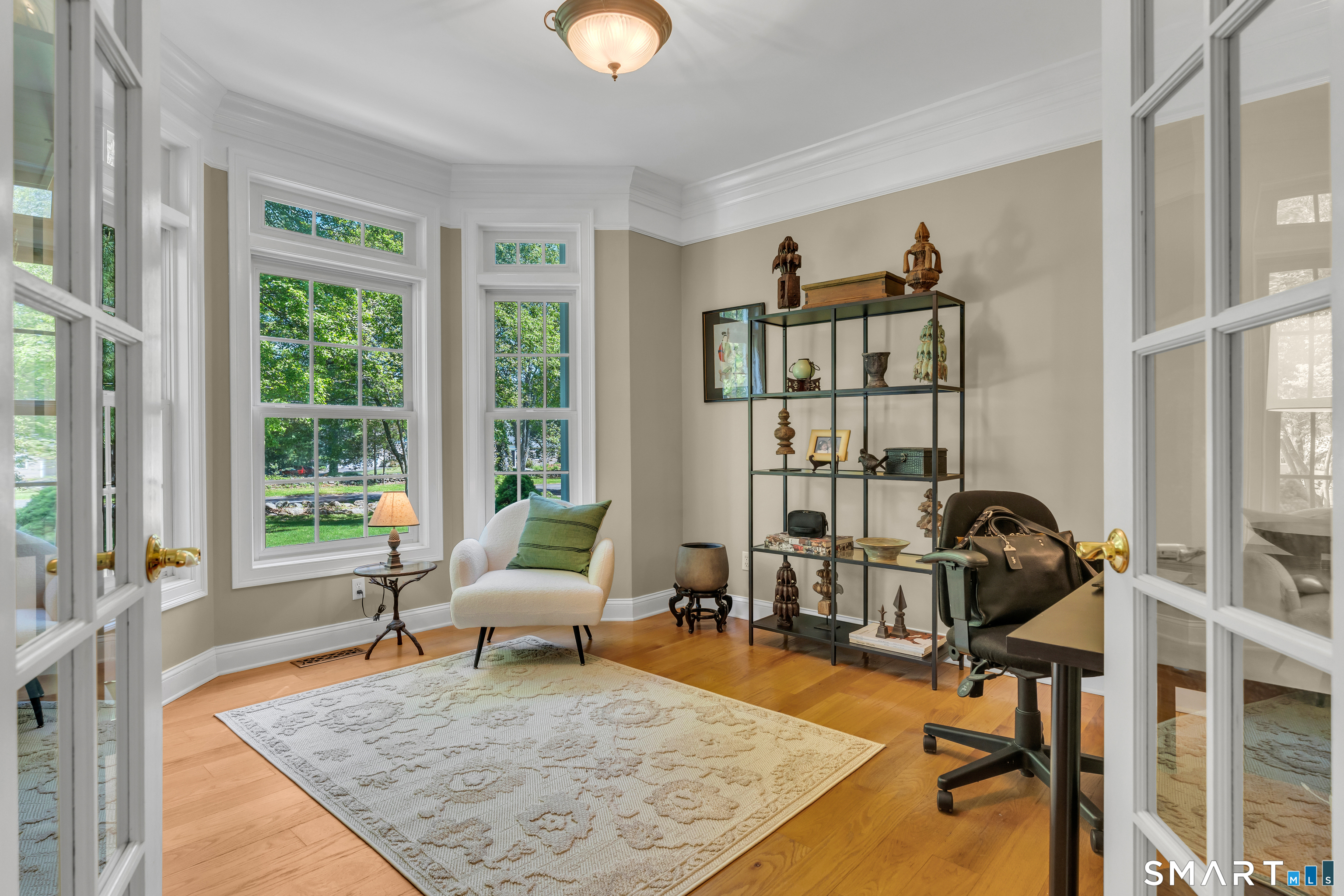 474 State Street Guilford, CT 06437 - Photo 6 of 40 a living room with furniture rug and window