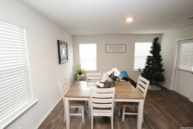 $2,100 | 1042 Andean Emerald, San Antonio, TX 78253