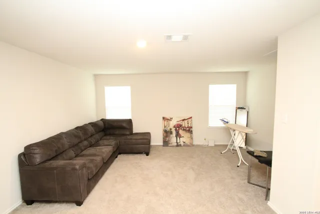 $2,100 | 1042 Andean Emerald, San Antonio, TX 78253