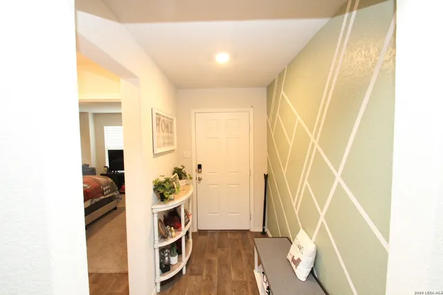 $2,100 | 1042 Andean Emerald, San Antonio, TX 78253