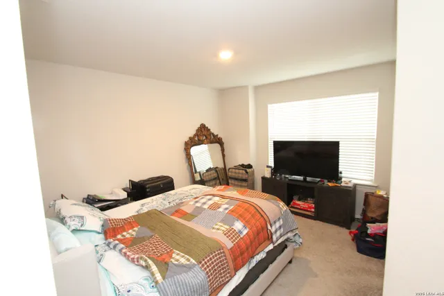 $2,100 | 1042 Andean Emerald, San Antonio, TX 78253