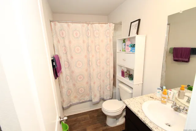 $2,100 | 1042 Andean Emerald, San Antonio, TX 78253