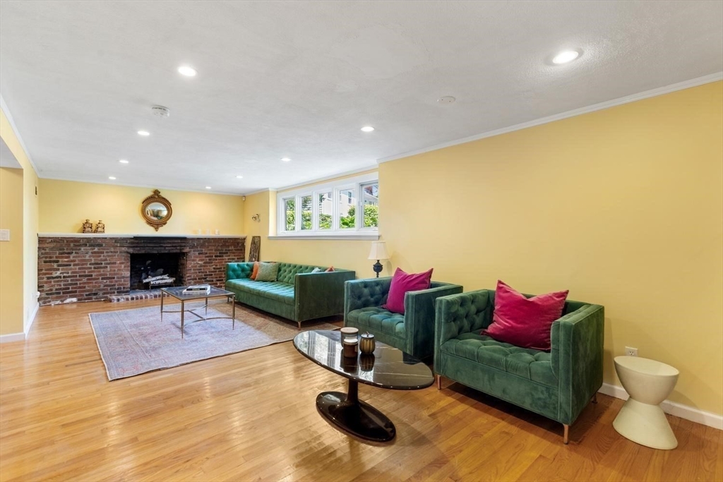 44 Windemere Road Wellesley, MA 02481 - Photo 20 of 27