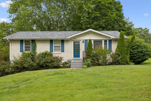 $379,900 | 1008 Mayes Drive, Greenbrier, TN 37073