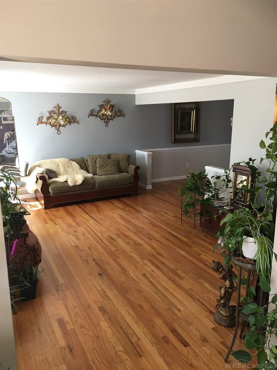 28846 Raleigh Road Farmington Hills, MI 48336 - Photo 2 of 30