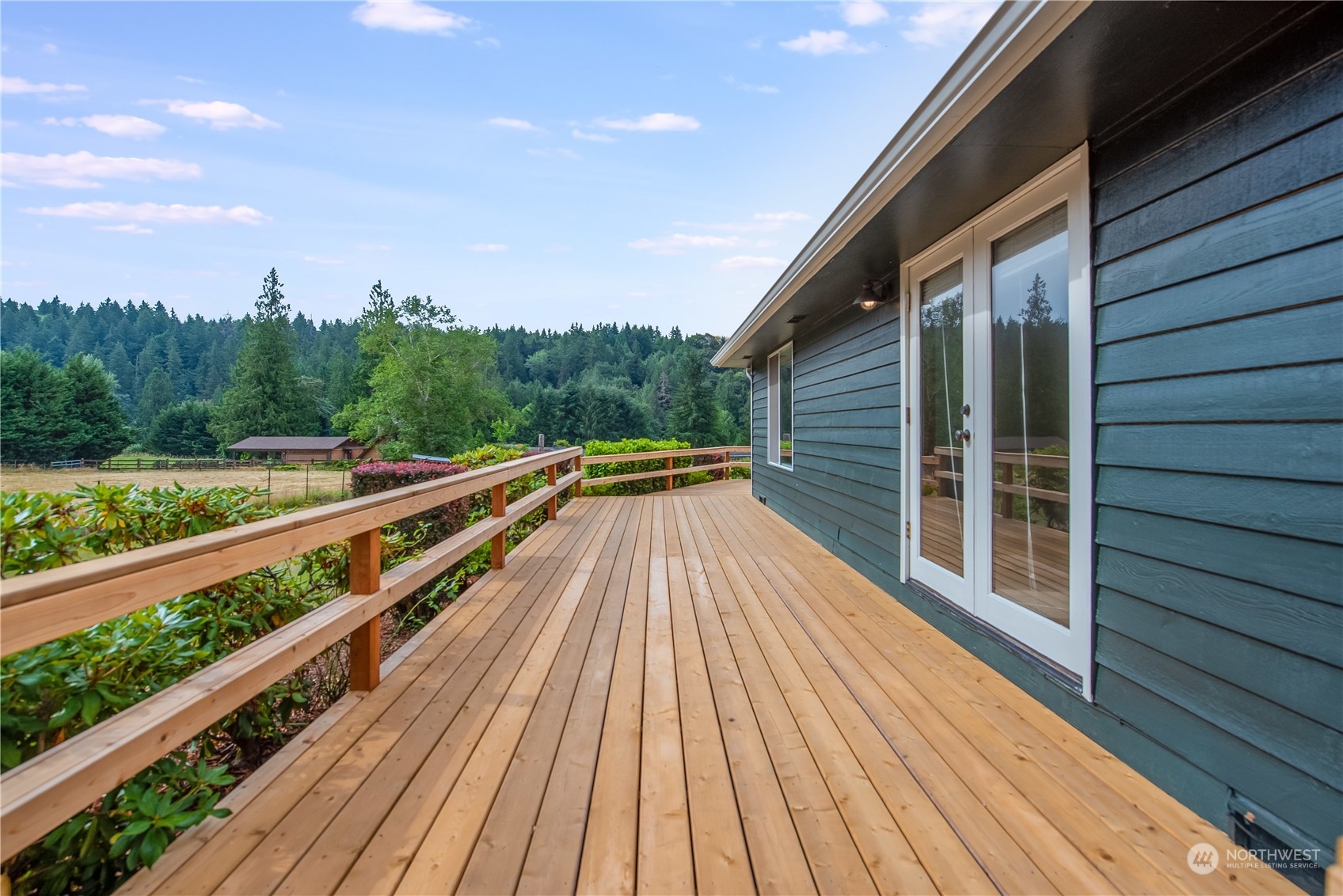 21807 Southeast May Valley Road Issaquah, WA 98027 - Photo 14 of 22 Gallery Image 14
