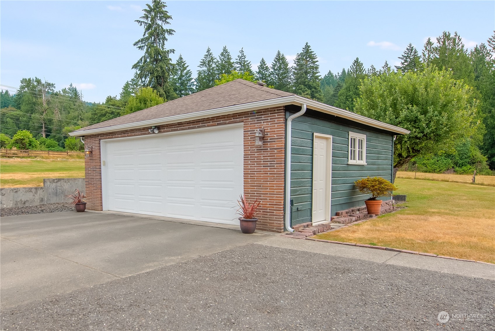 21807 Southeast May Valley Road Issaquah, WA 98027 - Photo 19 of 22 Gallery Image 19
