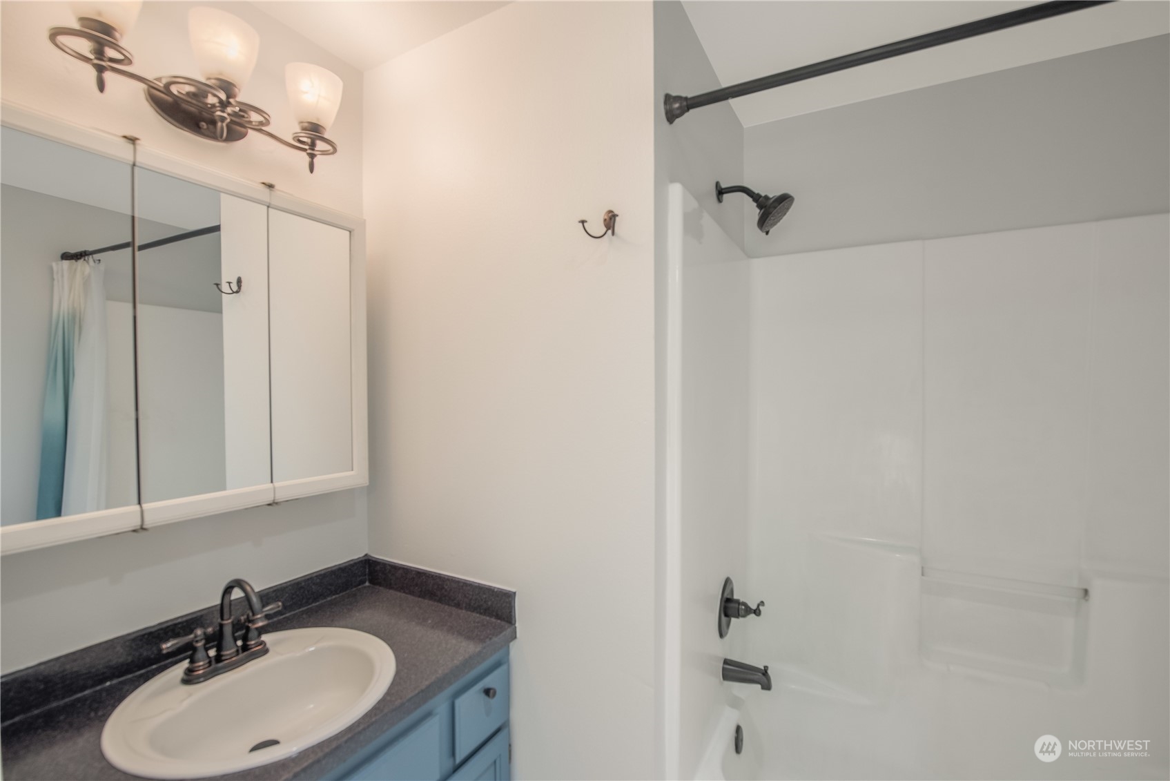 21807 Southeast May Valley Road Issaquah, WA 98027 - Photo 9 of 22 Gallery Image 9