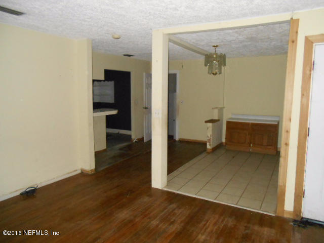 36365 Dyal Road Callahan, FL 32011 - Photo 10 of 24 Living/dining area