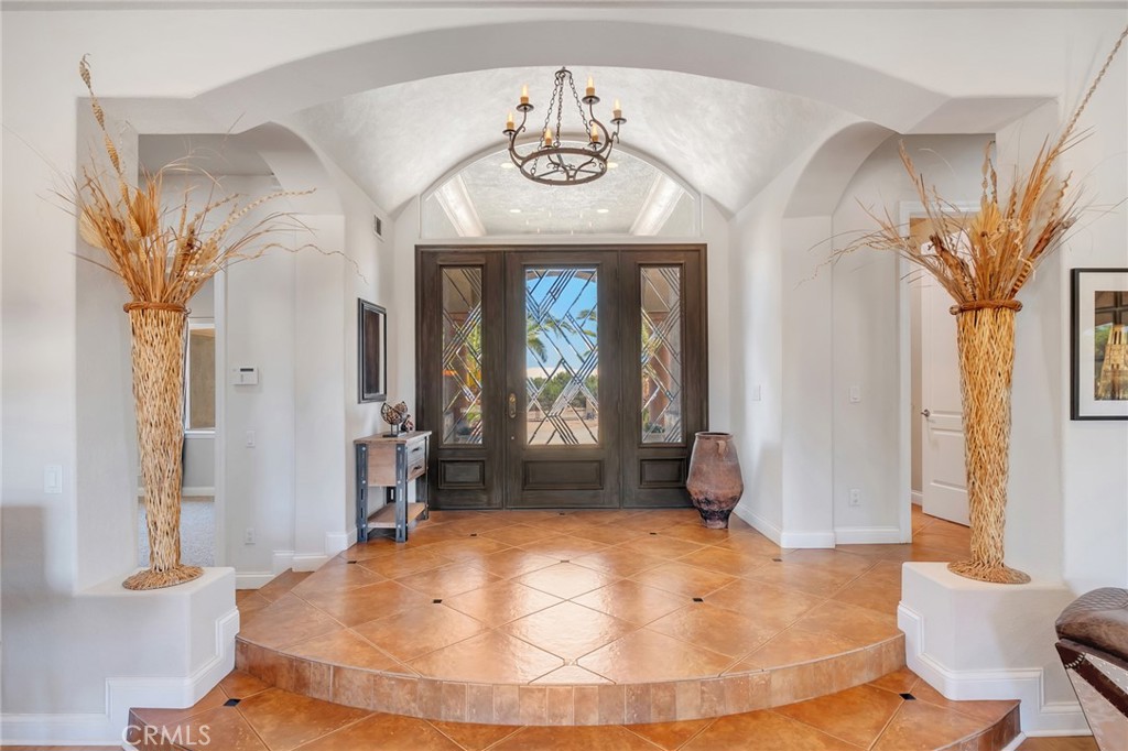 7026 Cataba Road Oak Hills, CA 92344 - Photo 4 of 62